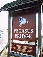 Historischer Marker: Pegasus Bridge