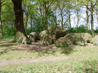 Aa en Hunze-Rolde, Steingrab